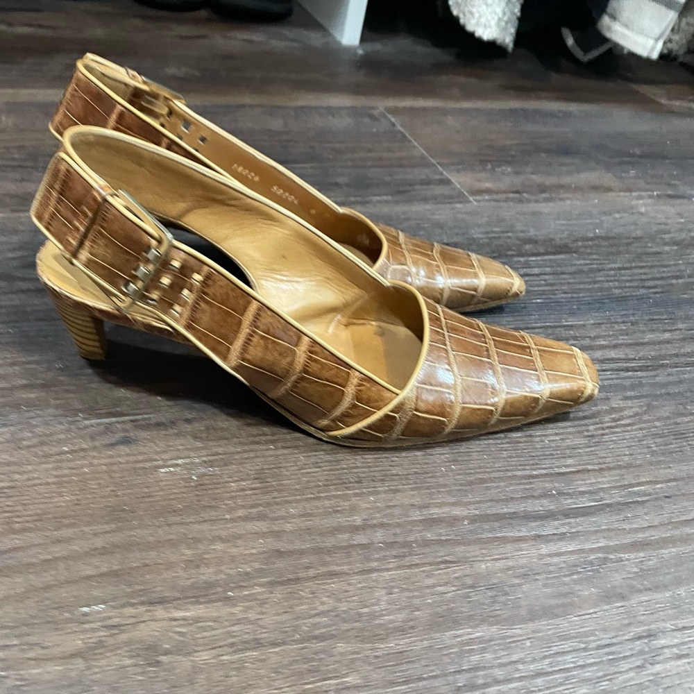 Bottega Veneta low heels